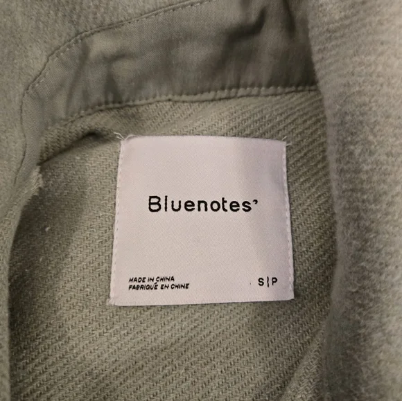 Green Button-Up Jacket - Picture 2 of 3